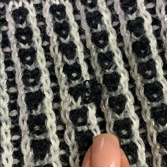 CALVIN KLEIN Women's Knit Black White Metallic Infinity Scarf - Picture 6 of 7